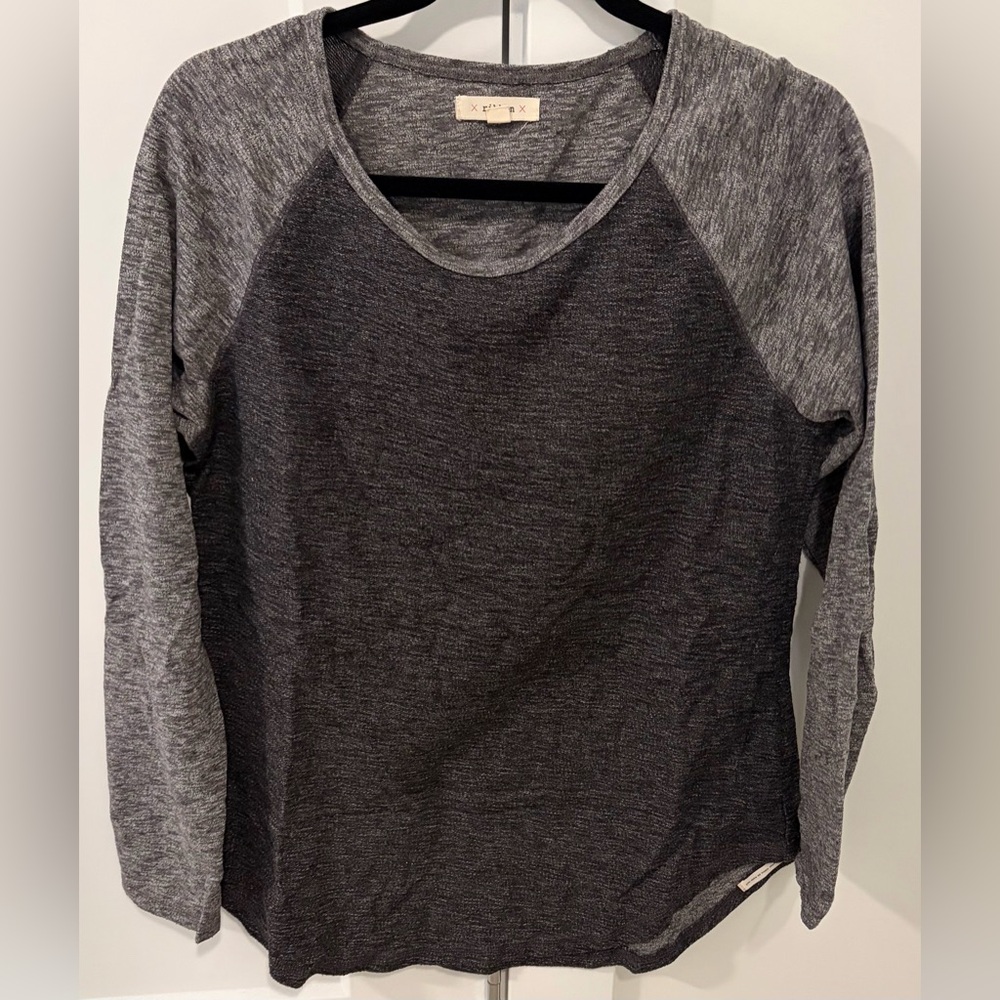 Two-Tone Long-Sleeve Raglan Sweatshirt - Black/Gray
